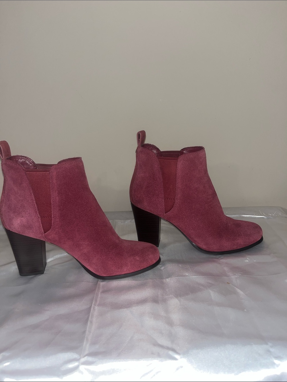Michael Kors Mulberry Suede Ankle Booties with Block Heel Size 8 New w/O Box